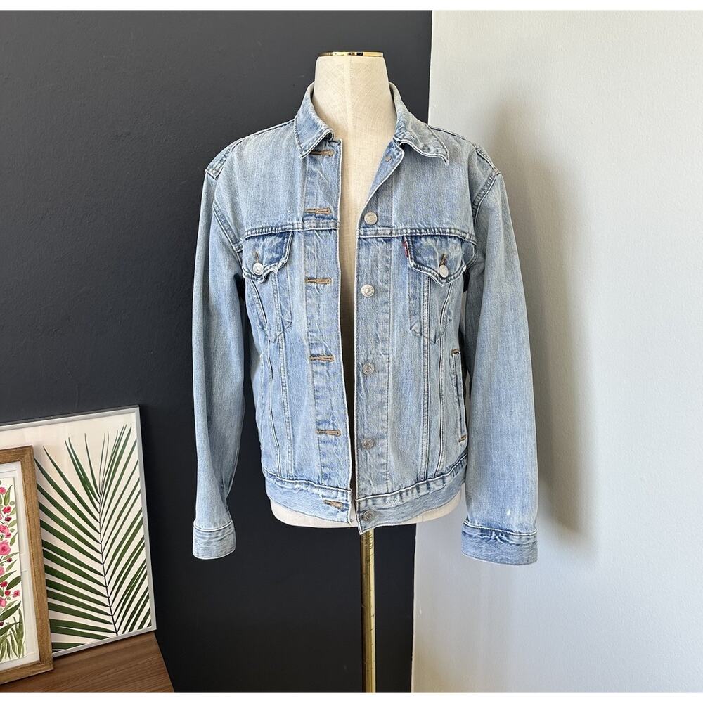Distressed Levi's Denim Jean Jacket Oversized Trucker Boyfriend Fit